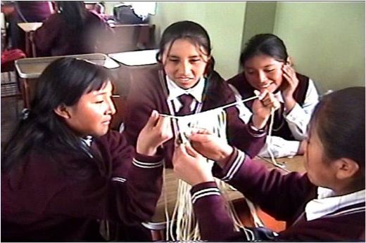 /Archivos/Fotos/27/Cuzco/urcos colegio.jpg